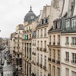 Beautiful Studio On The Most Prestigious Street Saint-Honore - Near Louvre, Amazing Location!