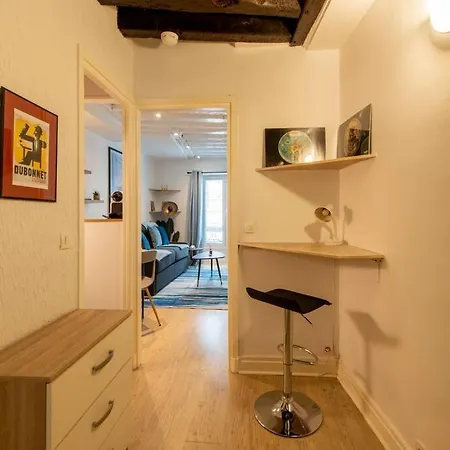 Beautiful Studio On The Most Prestigious Street Saint-Honore - Near Louvre, Amazing Location! *