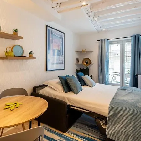 Beautiful Studio On The Most Prestigious Street Saint-Honore - Near Louvre, Amazing Location! Appartamento Parigi