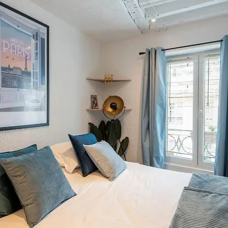 Appartamento Beautiful Studio On The Most Prestigious Street Saint-Honore - Near Louvre, Amazing Location! *