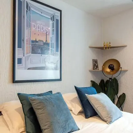 Beautiful Studio On The Most Prestigious Street Saint-Honore - Near Louvre, Amazing Location! *