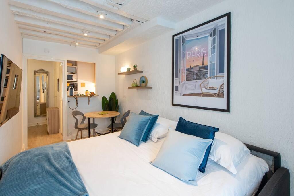 Appartamento Beautiful Studio On The Most Prestigious Street Saint-Honore - Near Louvre, Amazing Location! Parigi