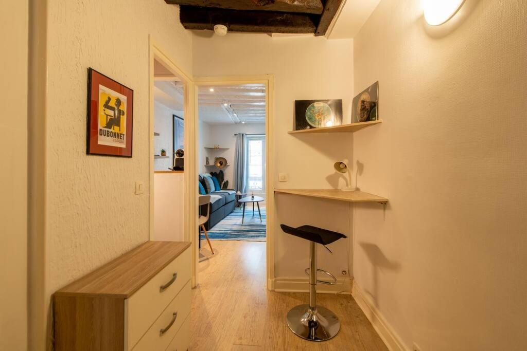 Beautiful Studio On The Most Prestigious Street Saint-Honore - Near Louvre, Amazing Location! *