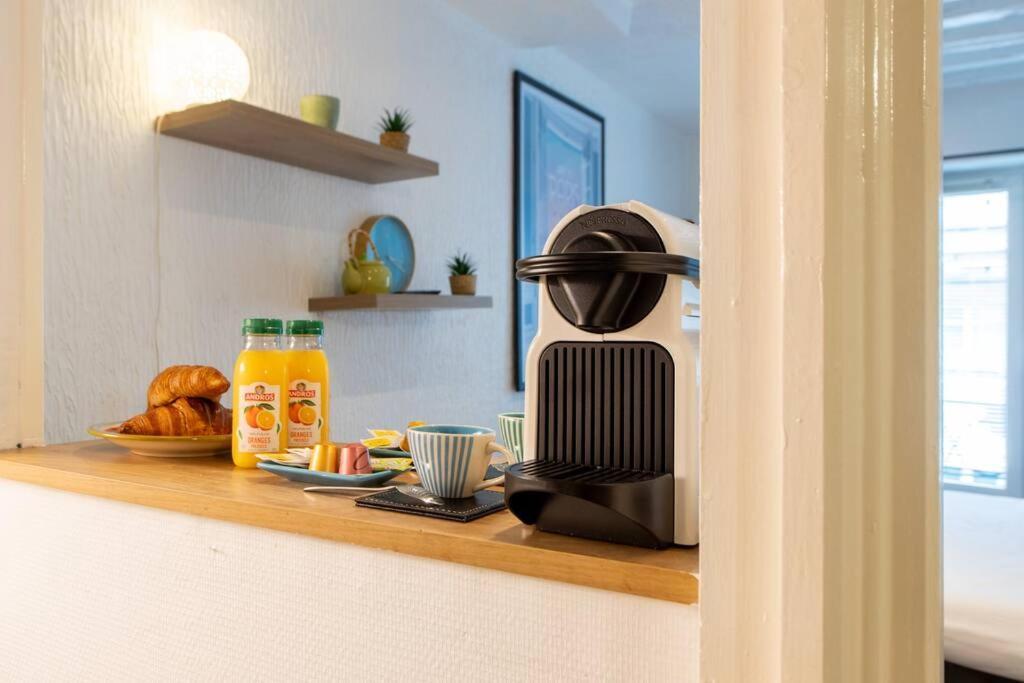 Appartamento Beautiful Studio On The Most Prestigious Street Saint-Honore - Near Louvre, Amazing Location! *