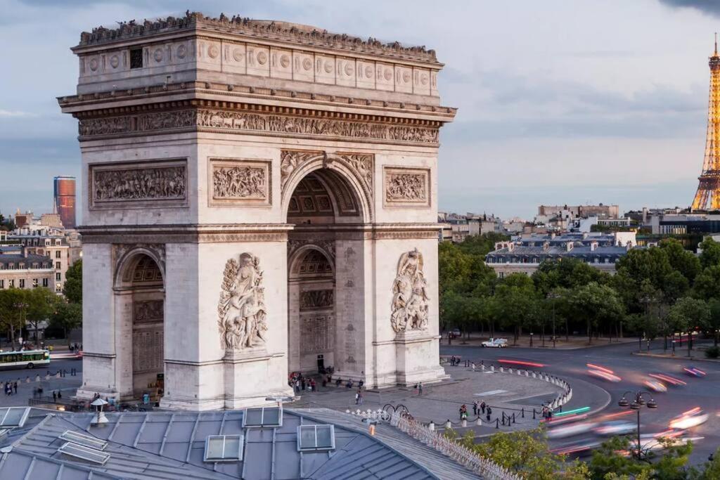 Beautiful Studio On The Most Prestigious Street Saint-Honore - Near Louvre, Amazing Location!
