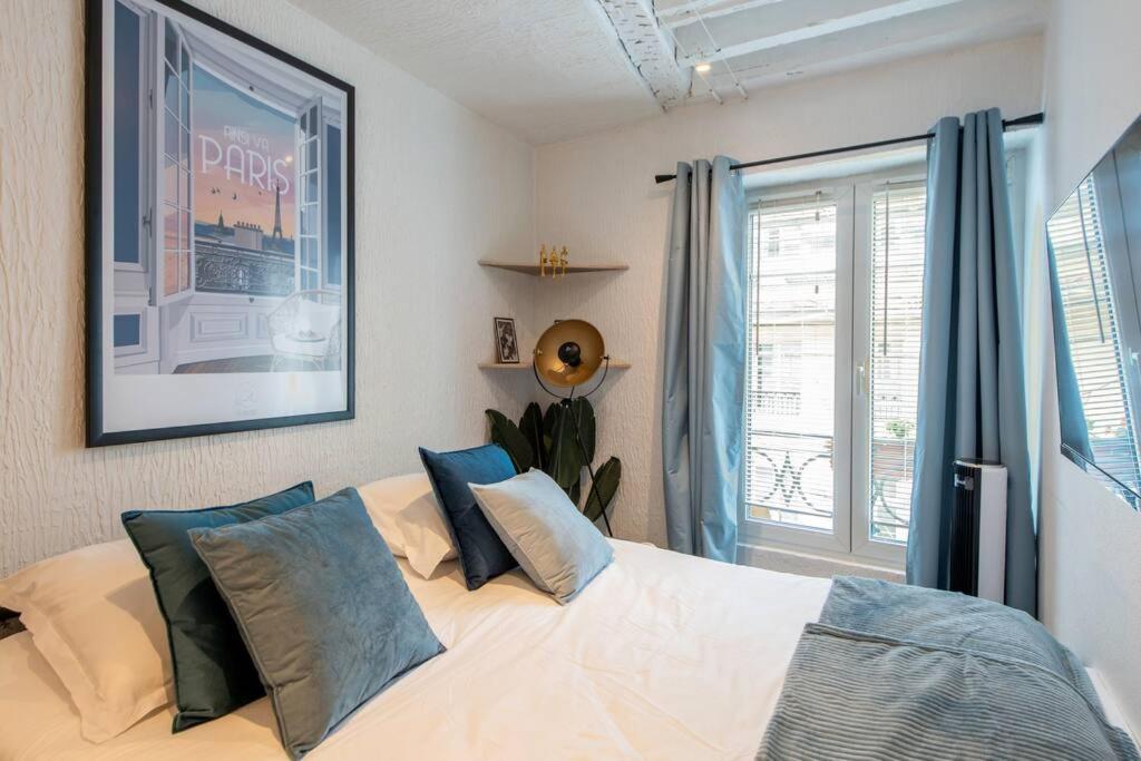 Appartamento Beautiful Studio On The Most Prestigious Street Saint-Honore - Near Louvre, Amazing Location! *